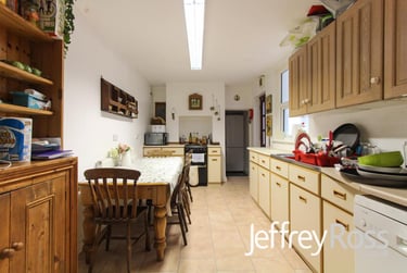 5 bed house, Flora Street, Cathays, Cardiff, CF244EQ - Image 2